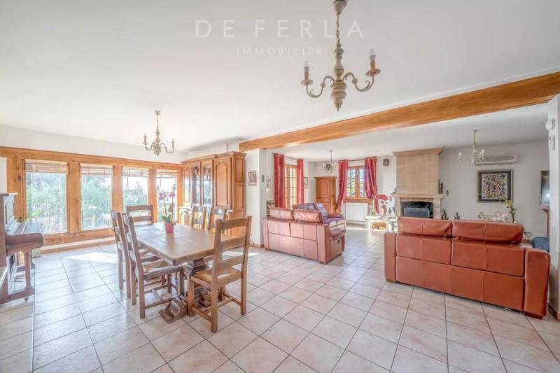 Villa - 357 m² - 7 pièces