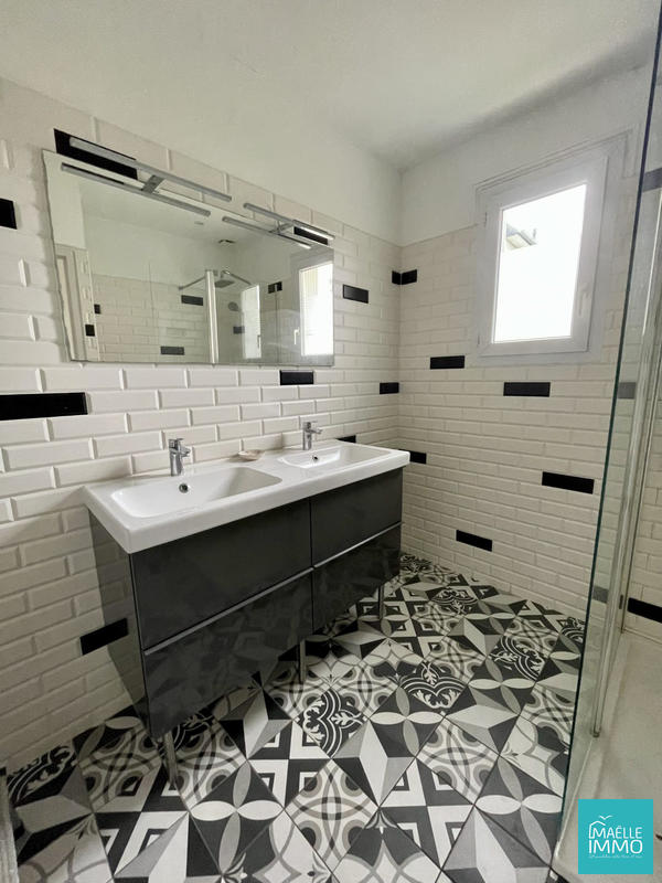 Maison - 123 m² - 4 pièces