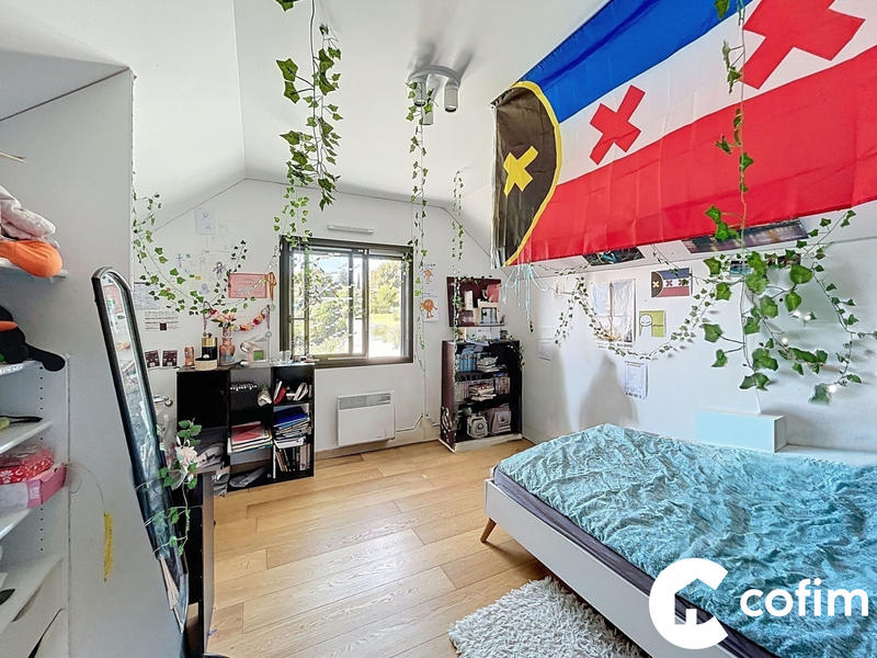 Maison - 180 m² - 7 pièces