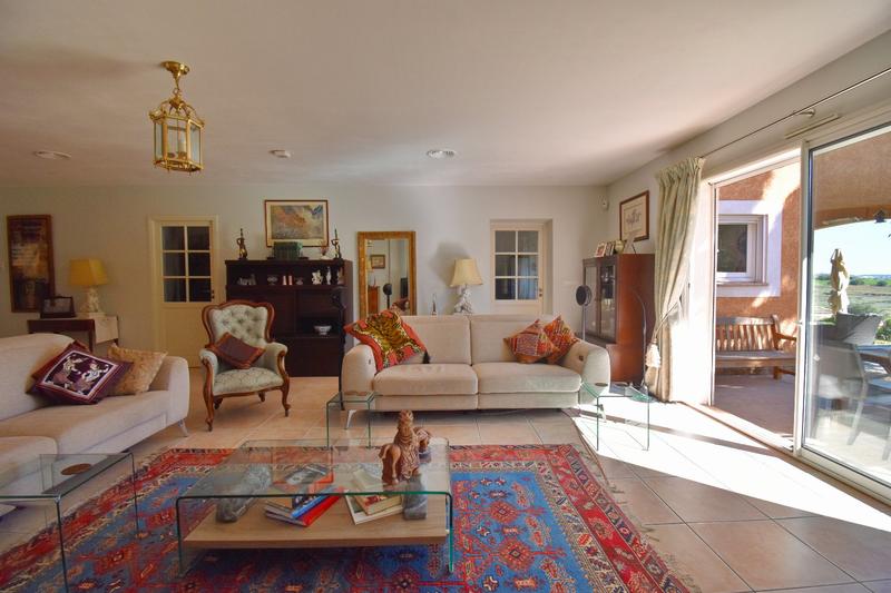 Villa - 235 m² - 6 pièces