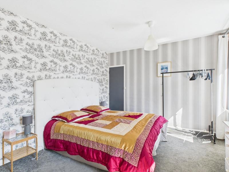 Maison - 257 m² - 10 pièces