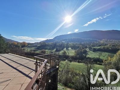 Maison - 138 m² - 5 pièces