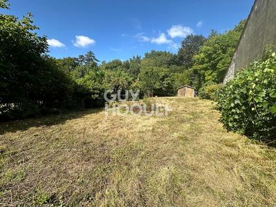 Terrain constructible - 876 m²