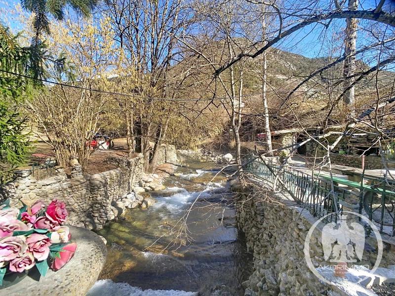 Moulin - 185 m² - 8 pièces