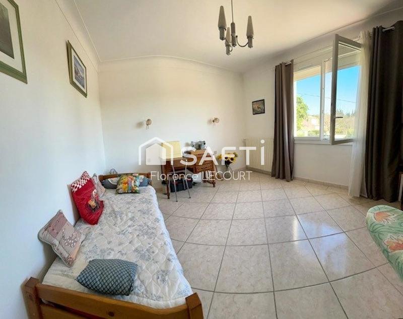 Maison - 220 m² - 7 pièces