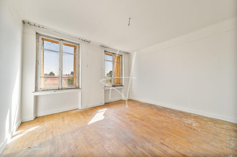 Maison - 210 m² - 6 pièces