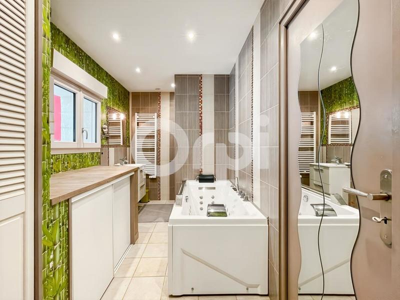 Maison - 275 m² - 4 pièces