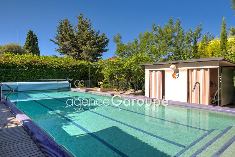 Villa - 247 m² - 7 pièces