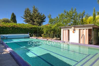 Villa - 247 m² - 7 pièces