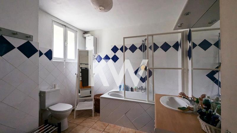 Maison - 147 m² - 9 pièces