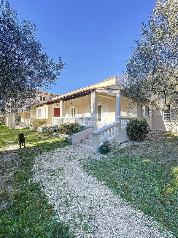 Villa - 209 m² - 6 pièces