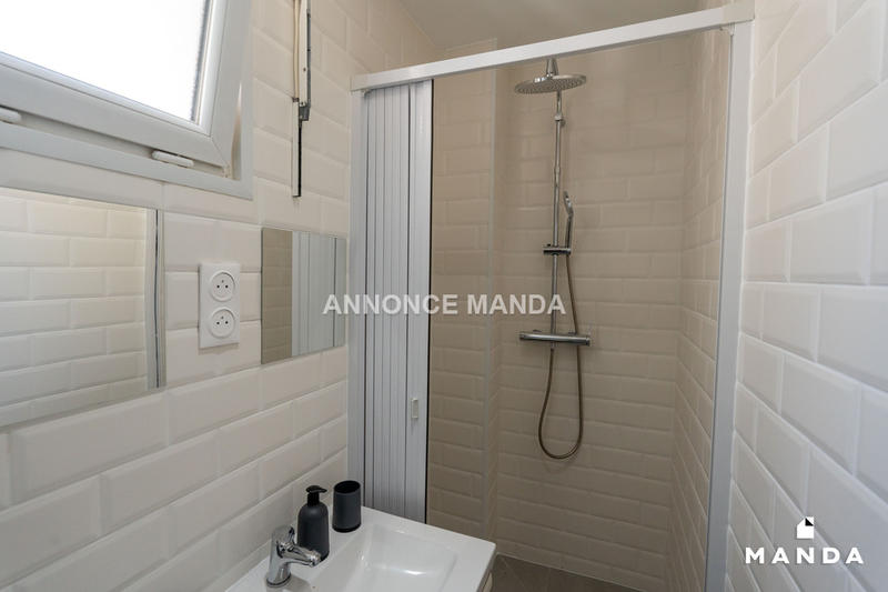 Chambre - 11 m² - 4 pièces