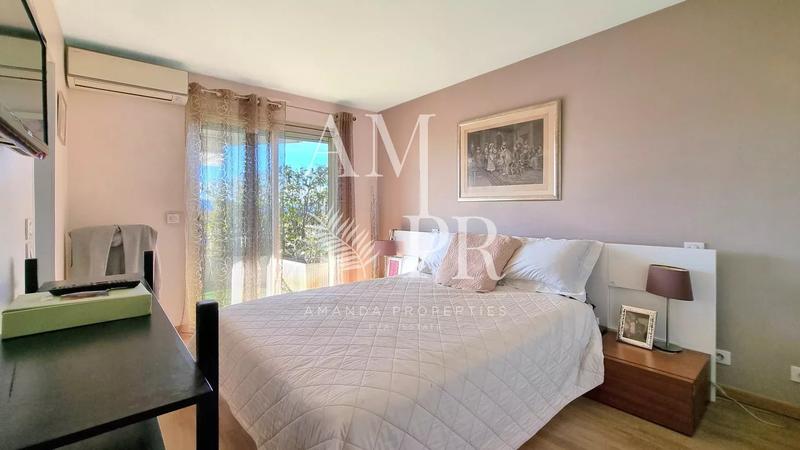 Appartement - 97 m² - 3 pièces