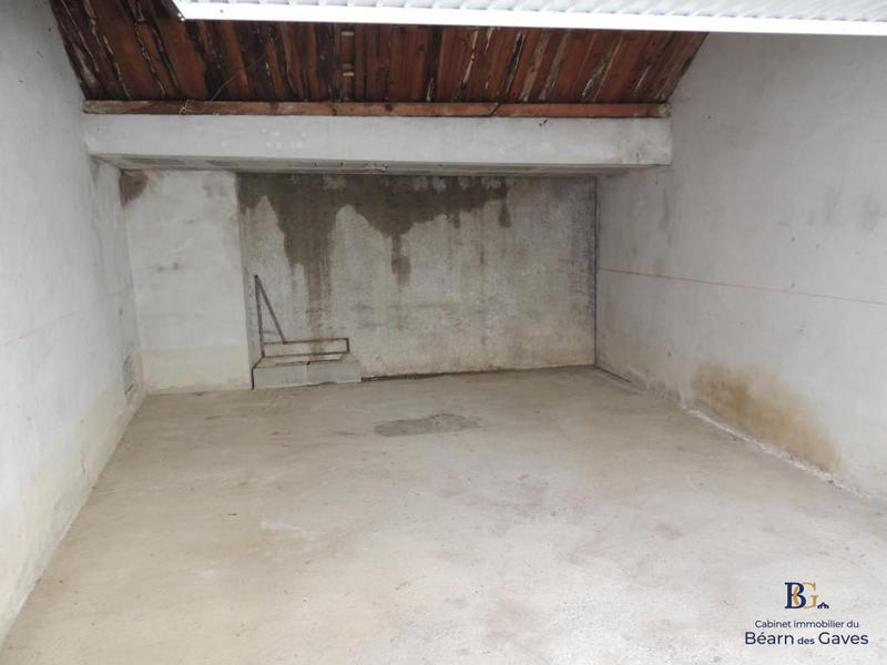 Parking / Garage - 15 m²