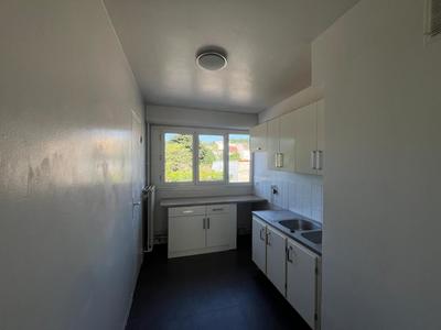 Appartement ancien - 76 m² - 4 pièces