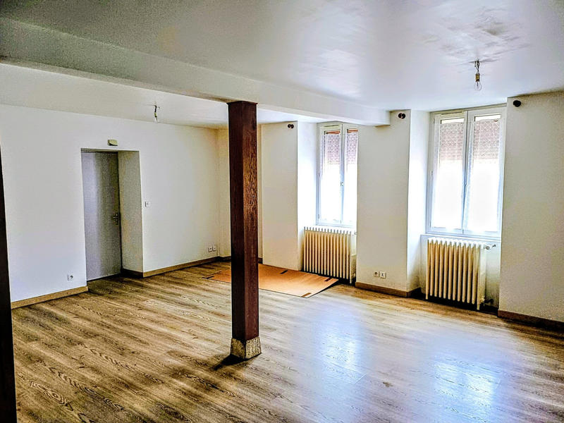 Maison traditionnelle - 104 m² - 6 pièces