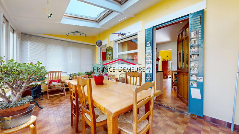 Maison - 178 m² - 8 pièces