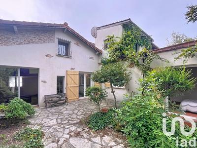 Maison - 206 m² - 5 pièces