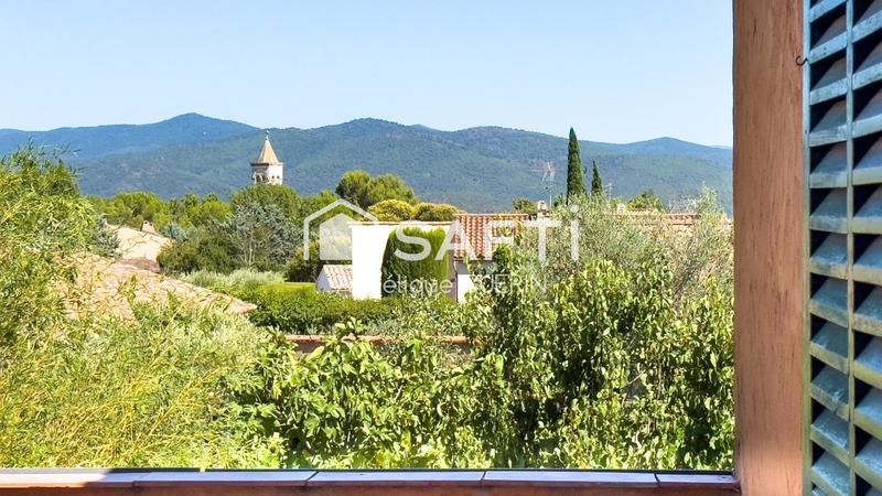 Maison - 318 m² - 9 pièces