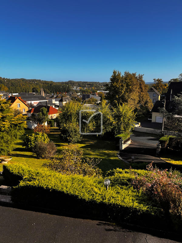 Maison - 290 m² - 11 pièces