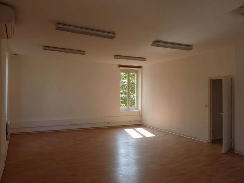 Bureau - 478 m² - 25 pièces