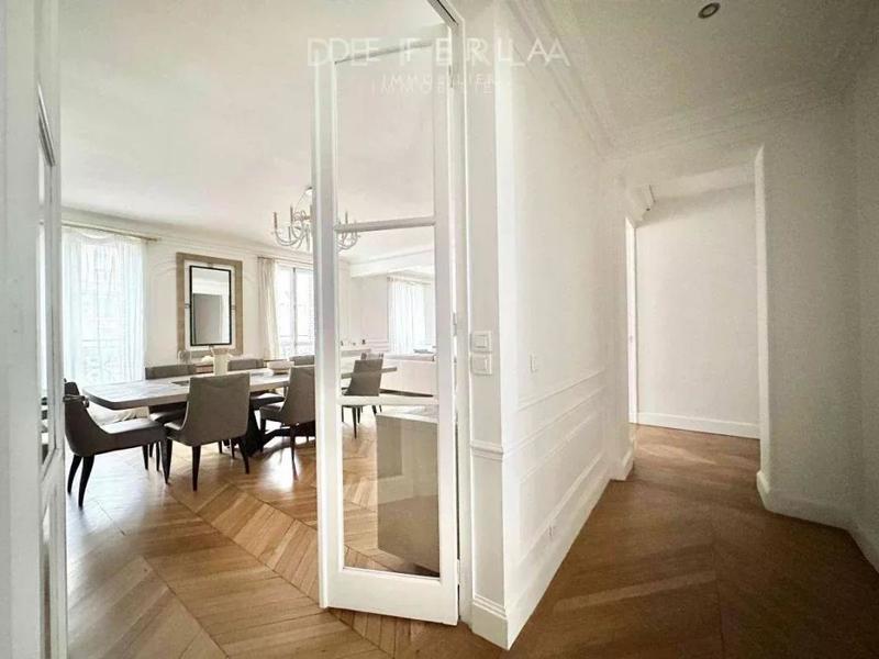 Appartement - 241 m² - 7 pièces