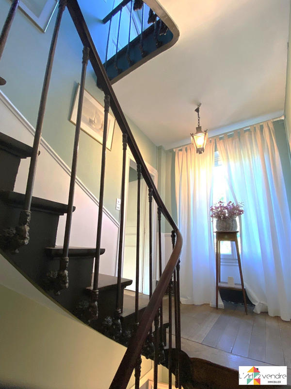 Maison - 188 m² - 8 pièces