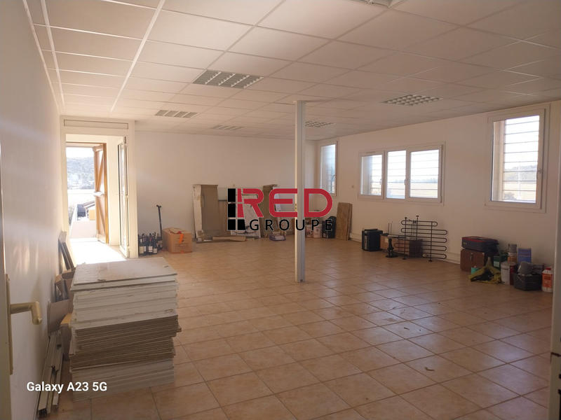 Bureau - 67 m² - 2 pièces