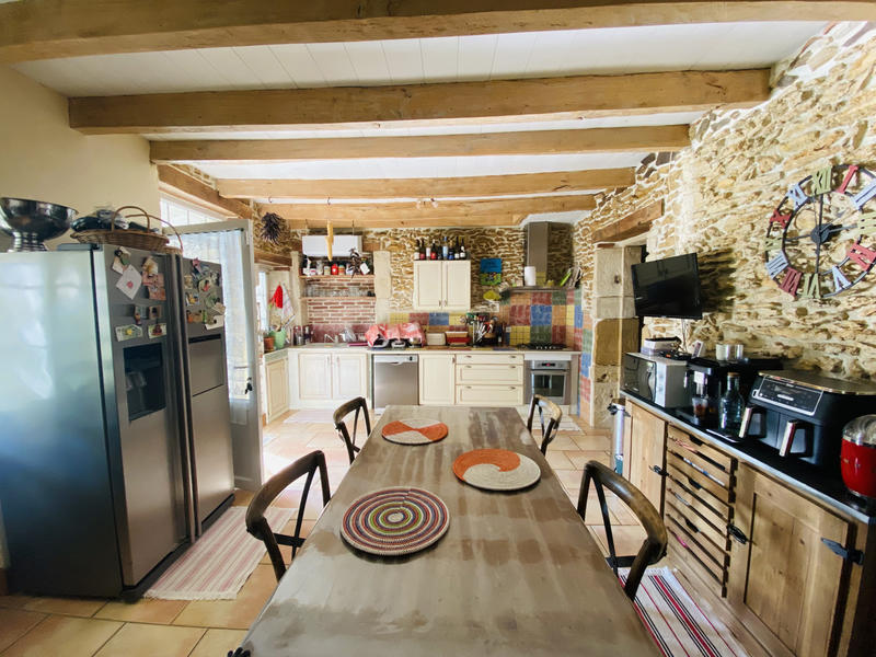 Maison - 260 m² - 6 pièces