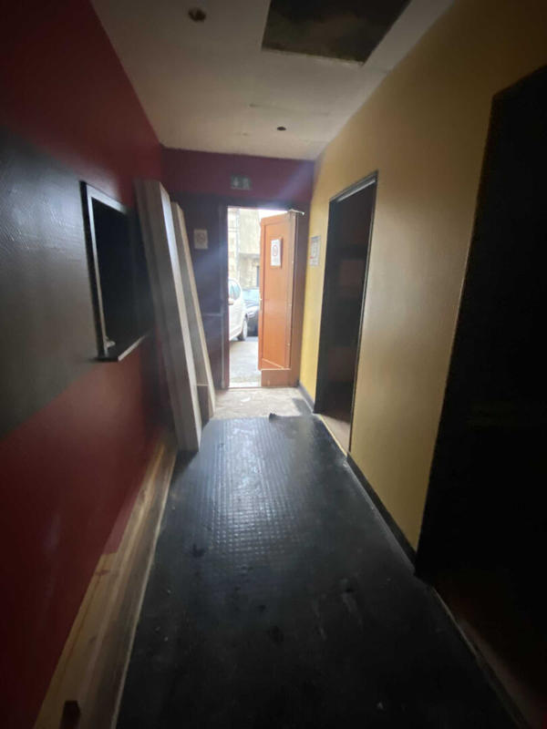 Local commercial - 423 m² - 2 pièces