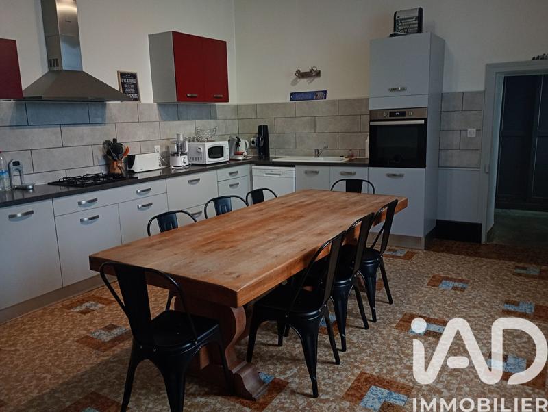 Maison - 201 m² - 7 pièces