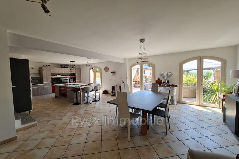 Maison - 349 m² - 10 pièces