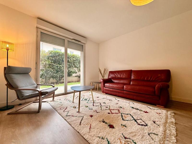 Appartement - 81 m² - 2 pièces