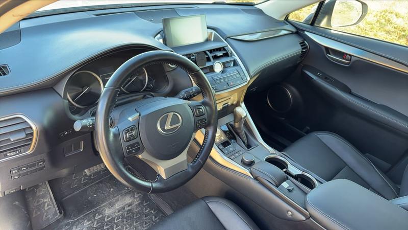 Lexus Nx 2.5 Vvt-i 197 300h E-Cvt Luxe - Automatique Entretien constructeur