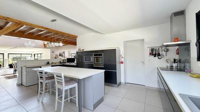 Maison d'architecte - 270 m² - 7 pièces