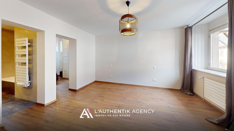 Maison traditionnelle - 192 m² - 7 pièces