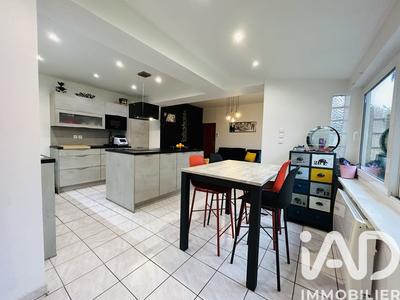 Maison - 98 m² - 4 pièces