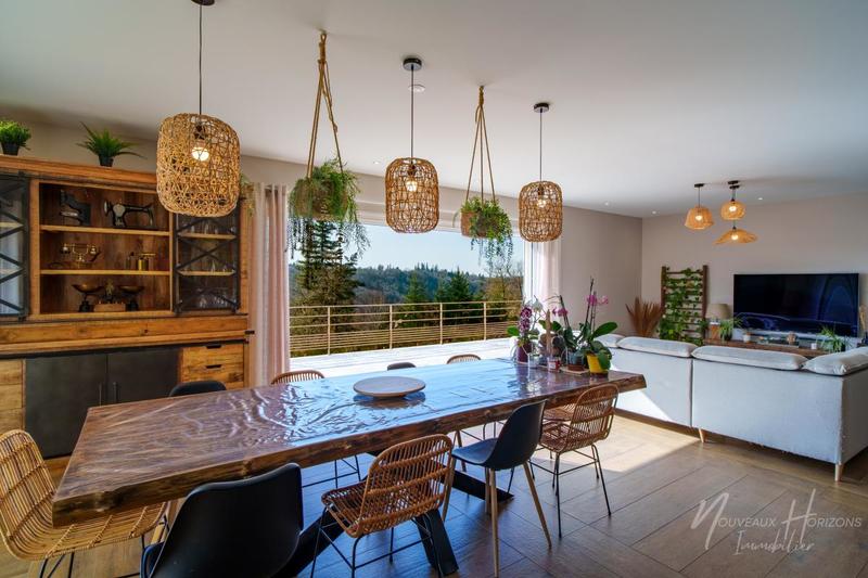 Maison - 182 m² - 7 pièces