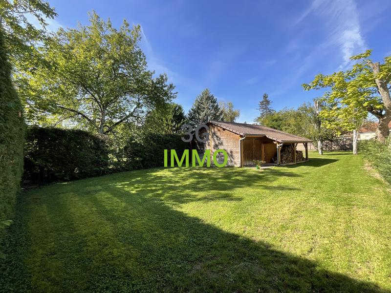 Maison traditionnelle - 333 m² - 8 pièces