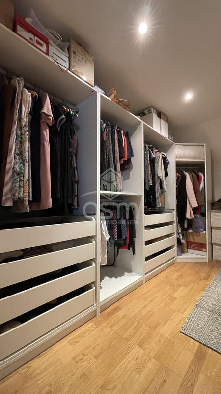 Maison - 383 m² - 13 pièces