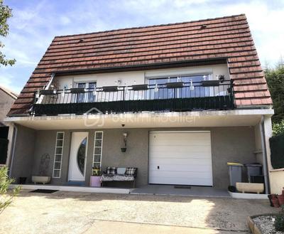 Maison traditionnelle - 95 m² - 4 pièces