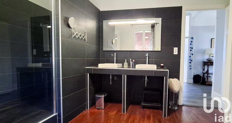 Maison de ville - 210 m² - 9 pièces