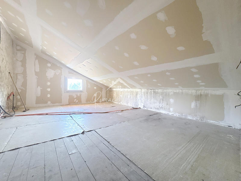 Maison - 95 m² - 4 pièces