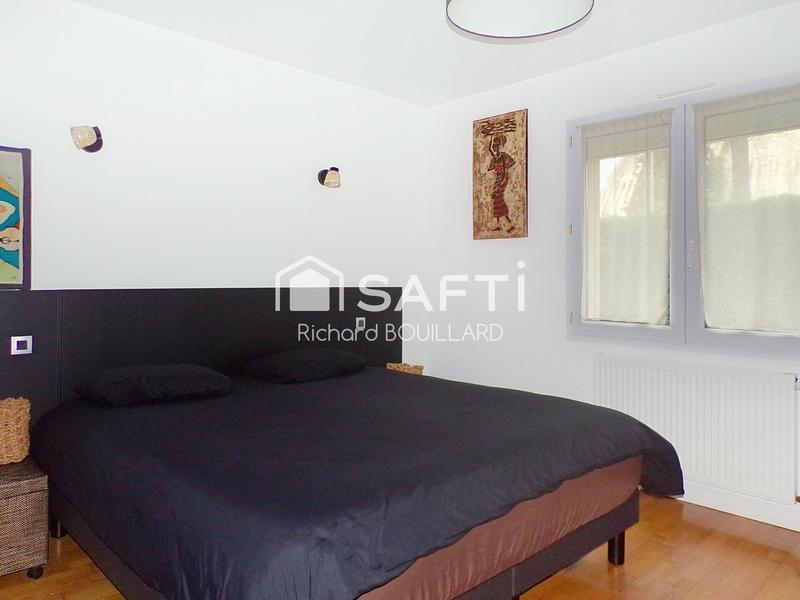 Villa - 180 m² - 8 pièces