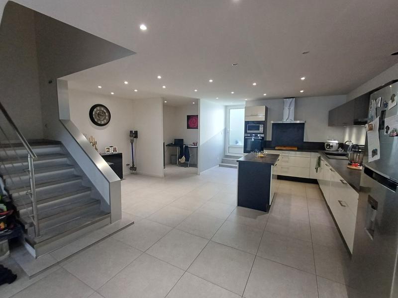 Maison - 190 m² - 5 pièces