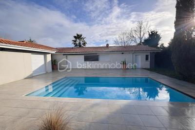 Maison - 186 m² - 7 pièces