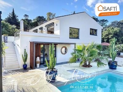 Villa - 180 m² - 8 pièces