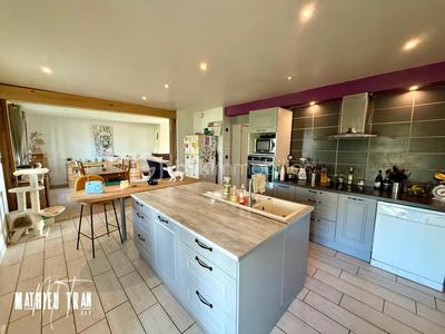 Maison - 140 m² - 7 pièces