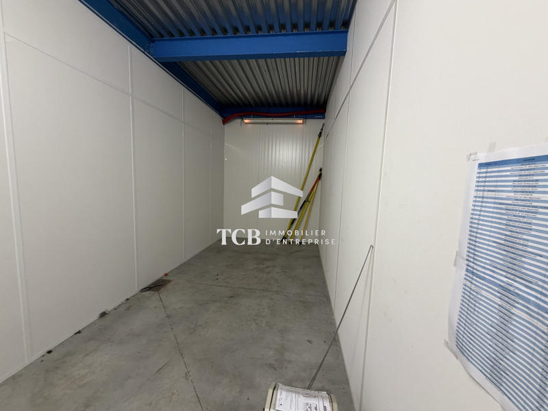 Local d'activités - 641 m²