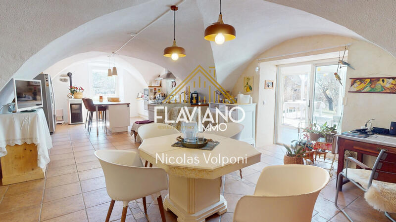 Maison - 315 m² - 10 pièces